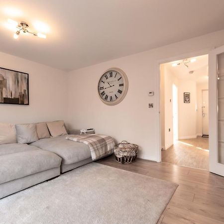 Cheerful 3 Bedroom House - Sleeps 7 Alwalton Экстерьер фото