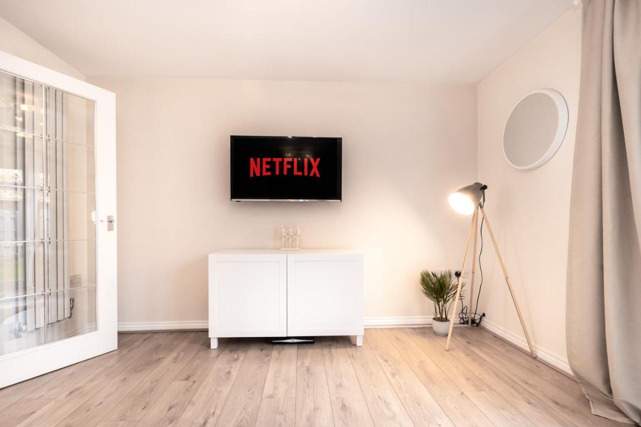 Cheerful 3 Bedroom House - Sleeps 7 Alwalton Экстерьер фото
