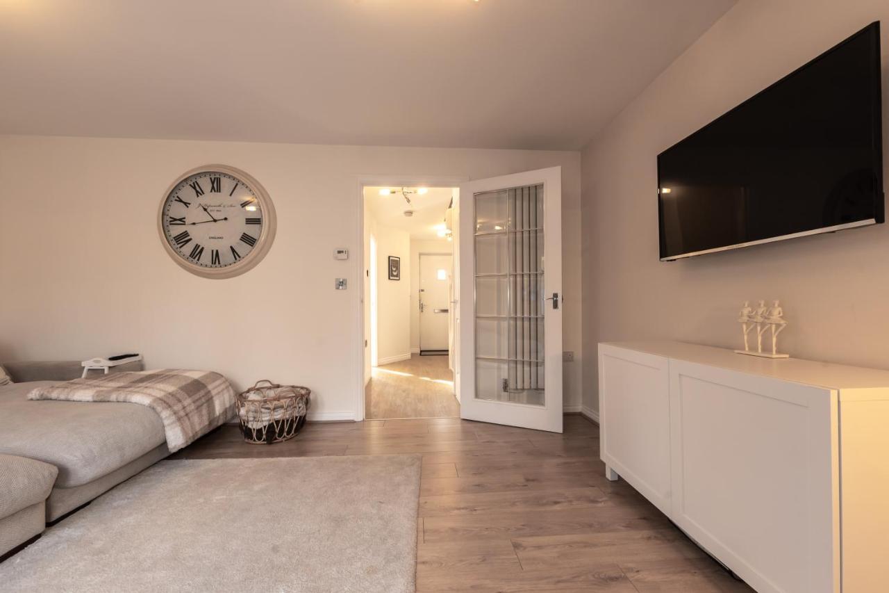 Cheerful 3 Bedroom House - Sleeps 7 Alwalton Экстерьер фото