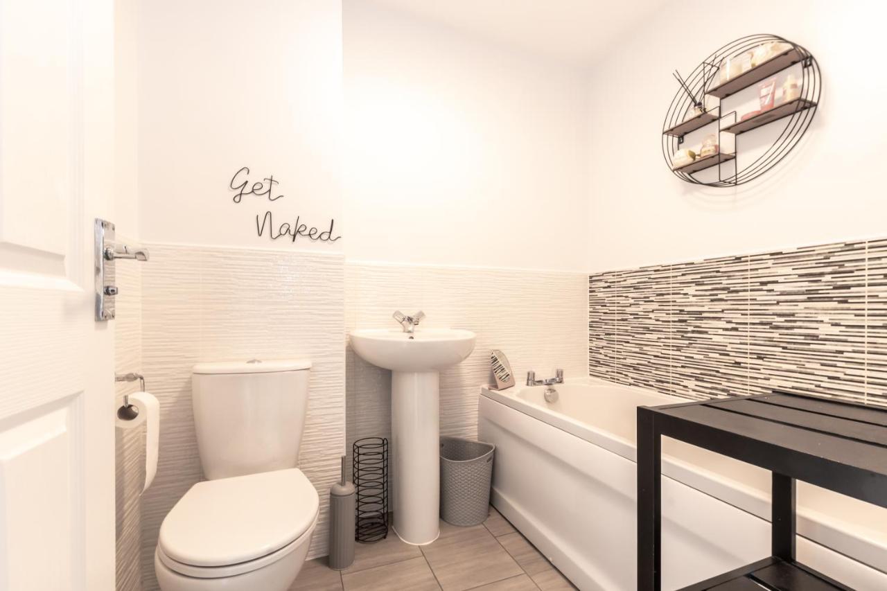 Cheerful 3 Bedroom House - Sleeps 7 Alwalton Экстерьер фото